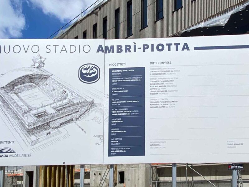 Bild der Informationstafel zum neuen Stadion für den HC Ambrì-Piotta